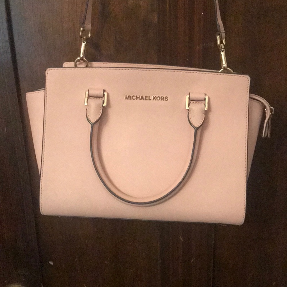 Light baby pink michale kors bag